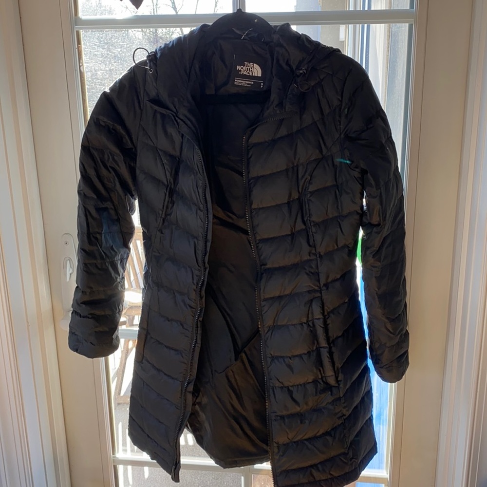 Women’s black North Face Coat. SIZE SP.